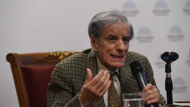 Juan José Sebreli: "El kirchnerismo es la rama podrida del árbol peronista"