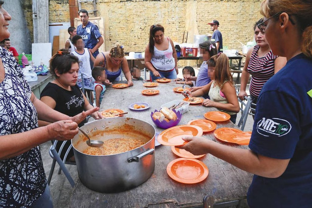 Aumentan la cantidad de niños que asisten a merenderos