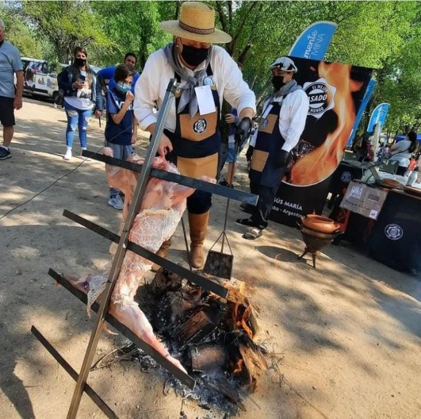 Ganó el primer puesto en Mina Clavero en el concurso buscando al "Mejor asador de chivito"