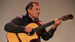El Cuti Carabajal vino a cantar en vivo a Desde El Alma