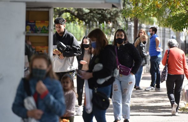 Nueva ola de covid ¿Es necesaria la quinta dosis y el uso del barbijo?