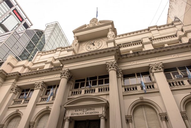 ¿Milei puede eliminar el Banco Central tan fácil?