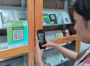 En Posadas colocaron QRs por la ciudad para que la gente pueda descargarse libros y leer
