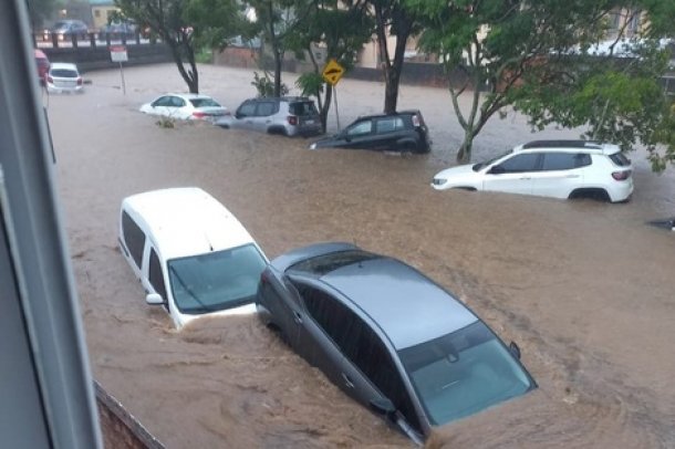 Carolina Vázquez sobre las inundaciones en Florianópolis