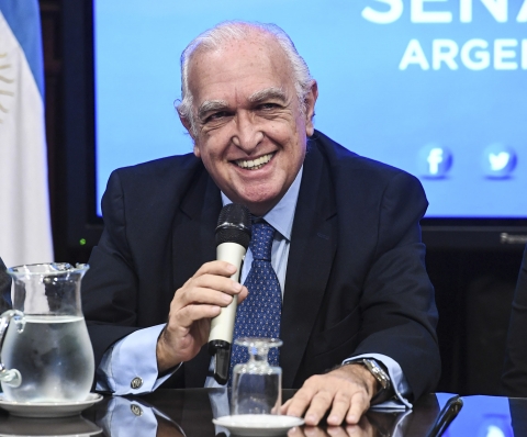 Gil Lavedra: "La Corte Suprema tiene que trabajar en los casos que interesan y hacerlo eficientemente"
