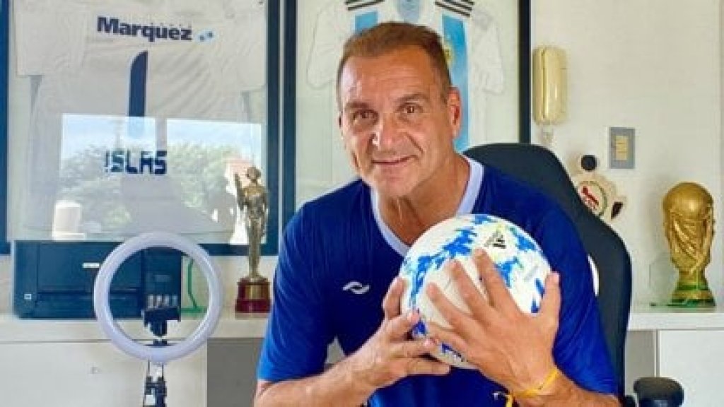 Luis Islas: &quot;La Selección Argentina construyó un ADN que permite ilusionarte&quot;