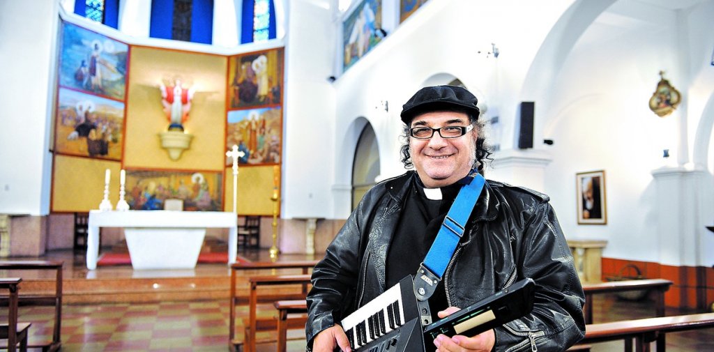 El Padre César en el día de ascensión de Cristo