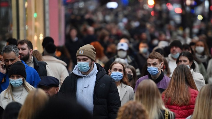 Vuelta a la normalidad: el Reino Unido anunció el fin de las restricciones