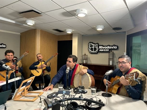 Nos visitó el grupo folclórico "Voces del Boquerón"