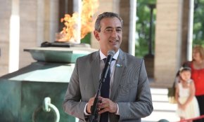 Pablo Javkin: "Estamos ante la mayor catástrofe sanitaria de la historia del país"