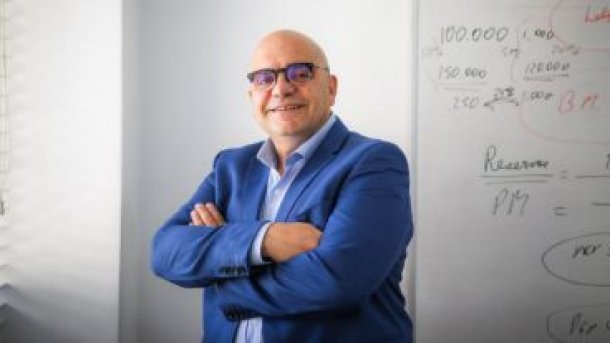 Salvador Di Stefano: "Milei aumentará el dólar menos que la tasa de inflación para contenerla y aparecerá la inflación en dólares"