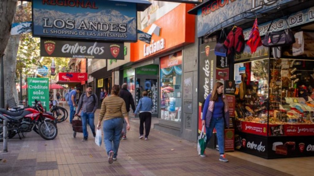 Adrián Ailín: Los comercios mendocinos se van a fundir si los argentinos cruzan a Chile a comprar. En Chile se compra un 30% o 40% más barato .