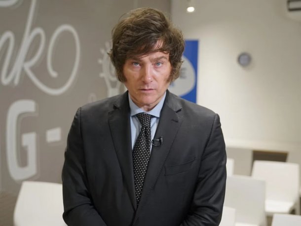 Javier Milei: "Son unos arrastrados por los cargos"