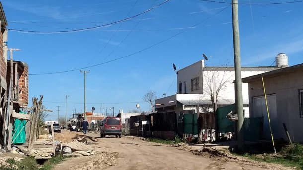 Fernando Gelvez: "Desconfianza política en Campana: los vecinos repartieron las donaciones y no querían que intervenga el municipio"
