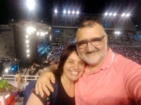 Dejaron los hábitos por amor: la historia de Hugo y Julieta