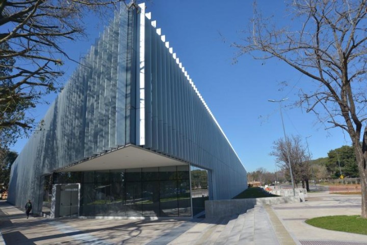 Alejandro Finocchiaro, sobre el nuevo edificio que inauguró la UBA: "La construcción la inició Esteban Bullrich"