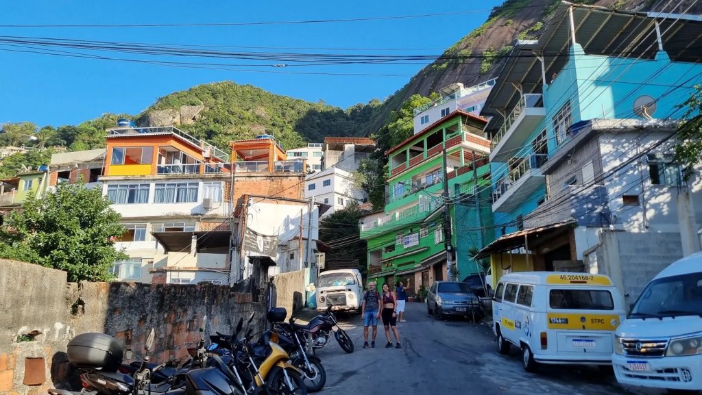 ¿Cómo se vive en la favela más peligrosa de Brasil? El que las hace las paga