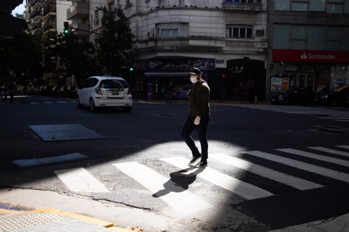 El cierre de los locales de Avenida Santa Fe por la cuarentena