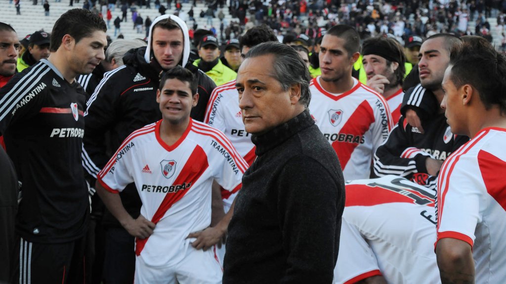 Juan José López: "Lo único que cambiaría de mi vida deportiva es el descenso con River"