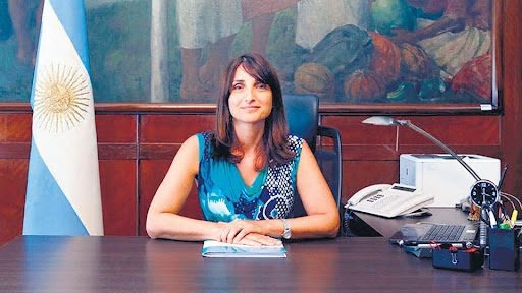 Cecilia Loccisano: &quot;La situación de los médicos argentinos es deficitaria, pero nuestra intención es revalorizarlos&quot;