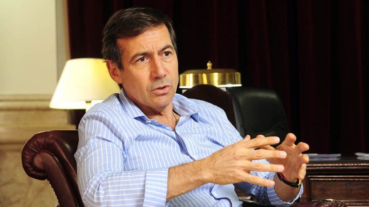 Luis Naidenoff: "Adorni est&aacute; dejando mucho que desear"