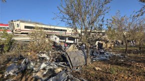 Sobreviviente del choque de trenes en Espa&ntilde;a: "20 minutos antes nos hab&iacute;an avisado que el tren se deten&iacute;a por tr&aacute;fico"