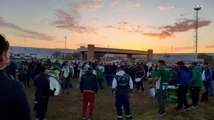 Bloqueo en Walmart: piden que indemnicen y reincorporen a 500 trabajadores