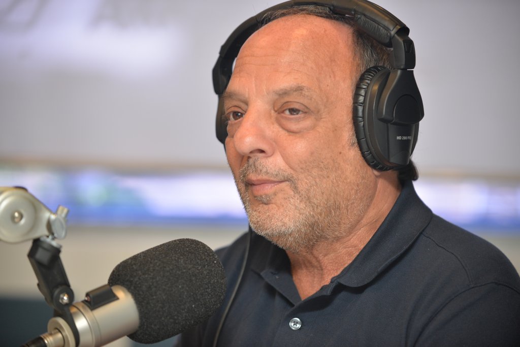 Volvé a escuchar el pase entre Baby Etchecopar y Luis Gasulla