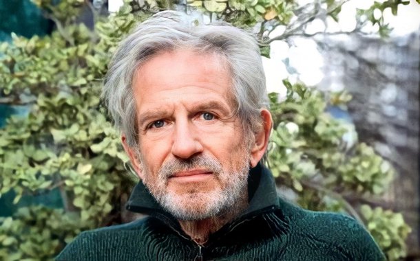 Pablo Alarcón: "A los 78 años trabajar a la gorra en una plaza, me da dignidad. No pido un plan. Trabajo y muestro mi arte"
