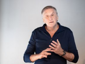 Jos&eacute; Abadi: &ldquo;En el mundo de hoy se conecta mucho, pero se relaciona poco, y el resultado es la soledad.&rdquo;