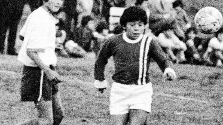 &quot;Toti&quot; Marenda recordó al Diego Maradona niño: &quot;Venía al vestuario, se ponía encima de la pelota y escuchaba las charlas técnicas&quot;