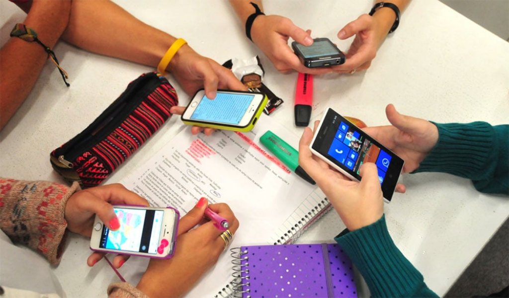 El Uso de Celulares en las Escuelas: Perspectiva de Padres Organizados