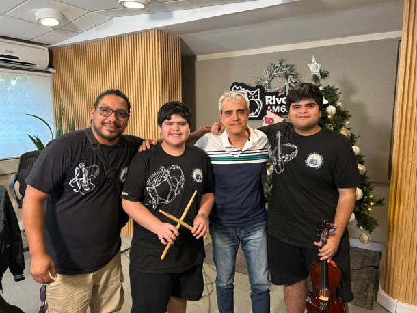 ¡Folklore en vivo con el Grupo Semilla!