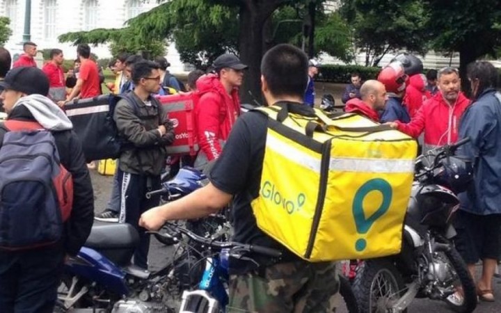 Inseguridad en Quilmes: deliverys desnudaron y golpearon a un ladrón que intentó asaltar a una mujer