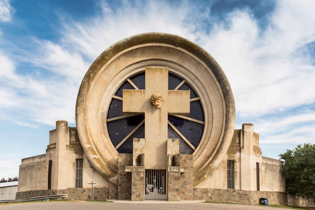 Hablamos sobre la obra del arquitecto Francisco Salomone