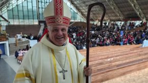 Monse&ntilde;or Marcelo Colombo: "La clase media nos est&aacute; pidiendo ayuda"