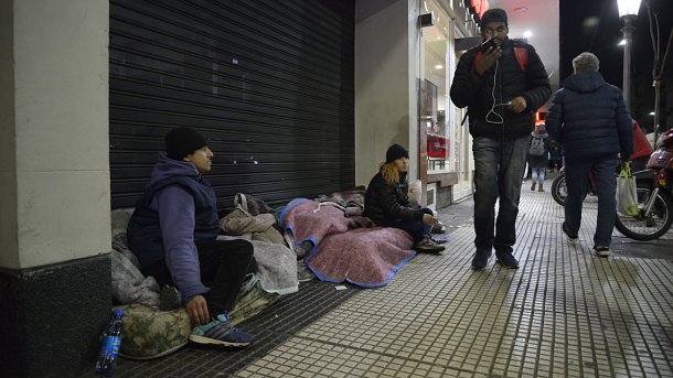 La denuncia de una organización que ayuda a personas en situación de calle: “Los números los dibujan y los censos los hacen mal”