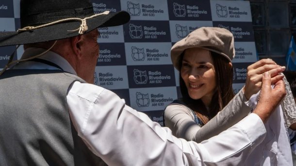 Radio Rivadavia celebró el Día de la Tradición con Nelson Castro, Cristina Pérez y una multitud en Colegiales