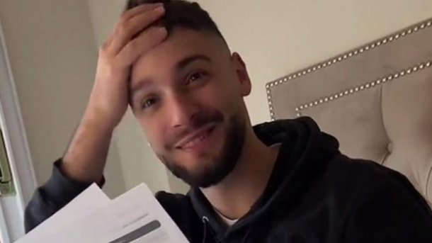 La increíble reacción de un hombre al que le regalaron pasajes para el mundial: "No lo podía creer"