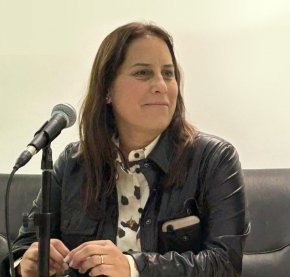 Alejandra Gómez: “En la provincia de Buenos Aires siguen coexistiendo las recetas electrónicas y las de papel”