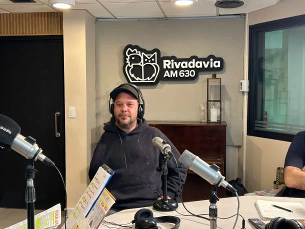 Perdi&oacute; el brazo derecho por un accidente y hoy impulsa el f&uacute;tbol inclusivo