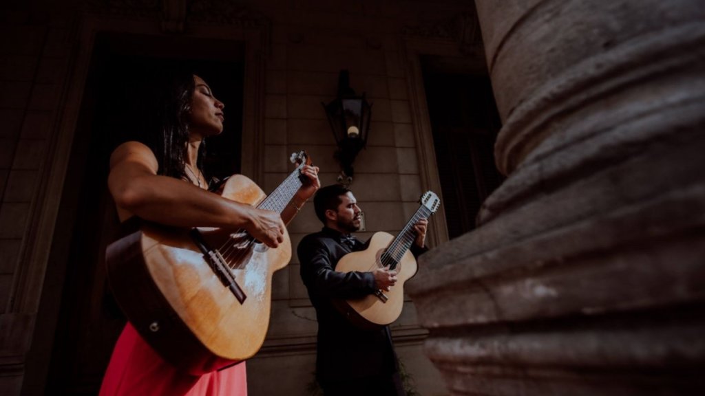 Augusto Ayala y Pamela Padilla: dos guitarristas de tango de gira por Europa