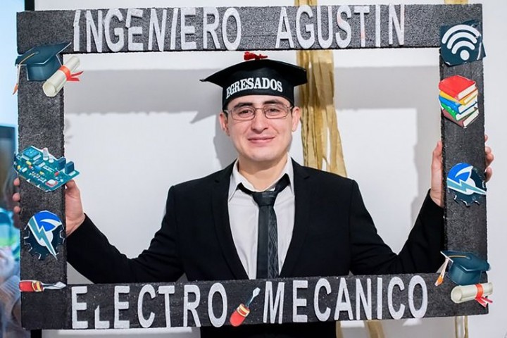 La historia de Joel Sánchez, el jóven que pagó sus estudios cosechando uvas y se recibió de ingeniero