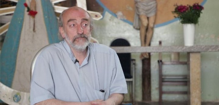 Padre Lorenzo de Vedia: "Hay una falta de horizonte en chicos y padres, el refugio es la droga"