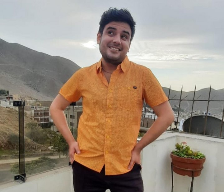 La historia de “El joven tía”, que hace reír a todos en Tik Tok con “el pasito de señora”