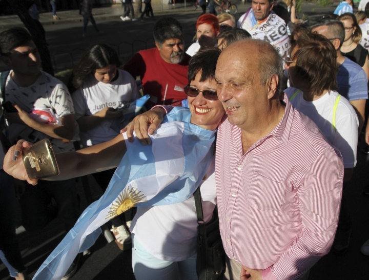 Hernán Lombardi: &quot;Sólo generan incertidumbre e improvisación&quot;