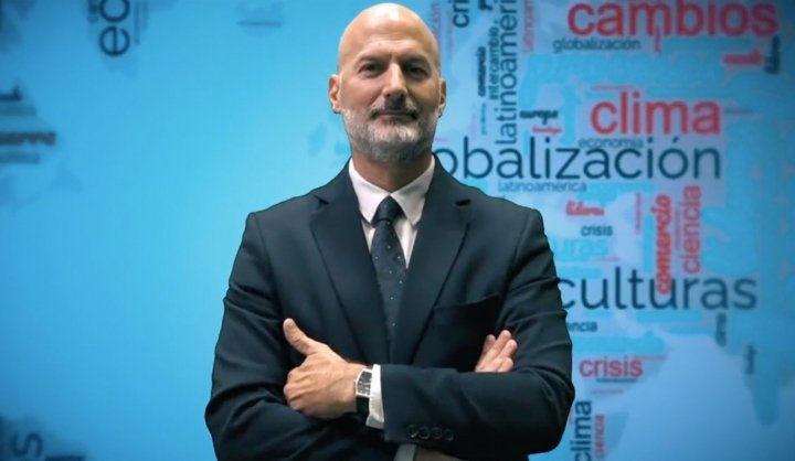 Andr&eacute;s Repetto: "El mundo actual es el de la diplomacia a las trompadas"