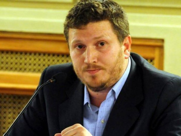 Federico Angelini: "Alberto Fernández hizo un espectáculo para la discusión central de Argentina "