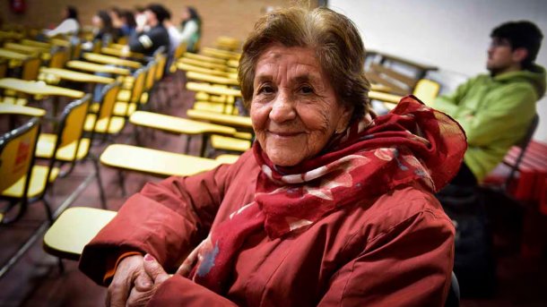 Dionisia es un ejemplo de resiliencia: Se recibió de psicóloga a los 87 y ahora es ayudante de cátedra