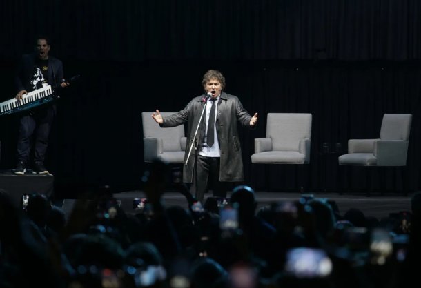 Carlos Fara sobre Milei: "Si los resultados no aparecen, la gente puede fastidiarse con el personaje y ahí entran todas las balas"